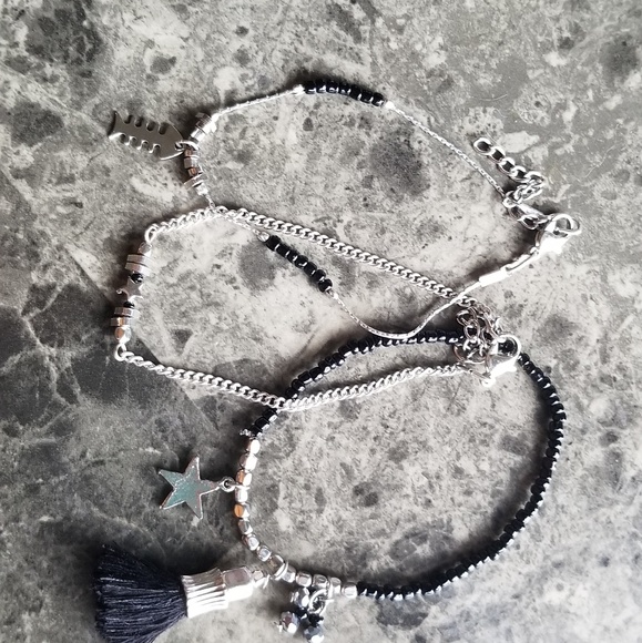 Dainty multi strand bracelet - Picture 2 of 3